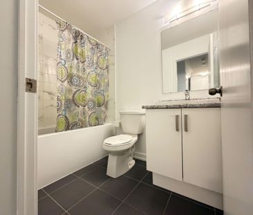 For Lease - 302 Clay Stones Street, Newmarket, Ontario - Photo 6