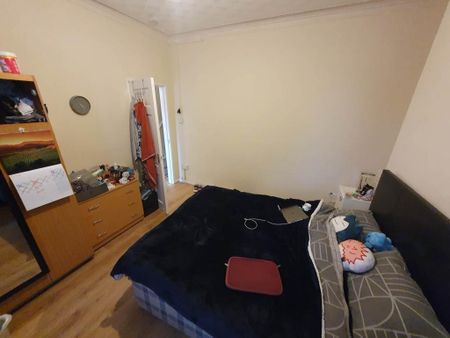 5 bedroom house to rent - Photo 2