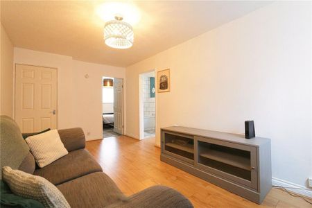 1 bedroom flat to rent - Photo 2