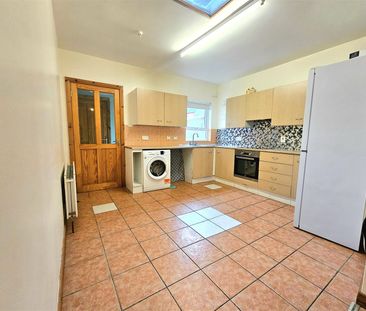 10 Marsden Gardens, - Photo 4