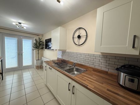 Lyons Drive, CV5 9PP, Coventry - Photo 4