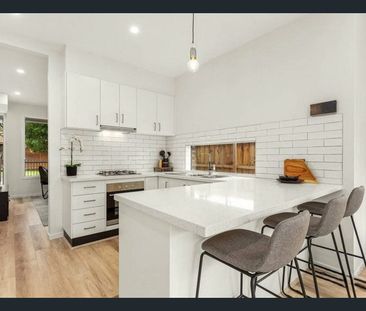 Modern Comfort & Convenience in a Prime Heidelberg Heights Pocket - Photo 5