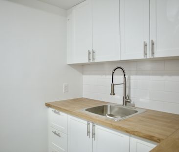 Appartement Rénové 1 Chambre à Louer - Photo 3