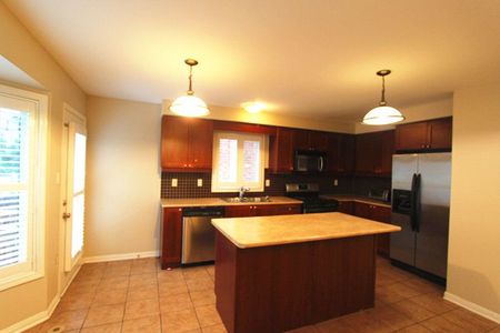 For Lease - 852 Hepburn Road, Milton, Ontario - Photo 5
