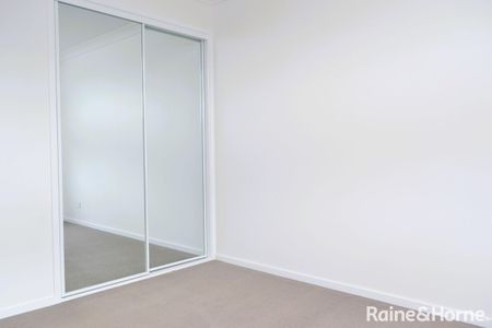 Brand new stunning 3-bedroom duplex - Photo 3