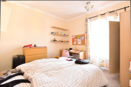 3 bedroom terraced house to rent - Photo 4