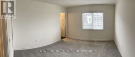 96 METRO CRESCENT - Photo 2