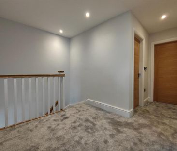 4 bedroom semi-detached house to rent - Photo 2