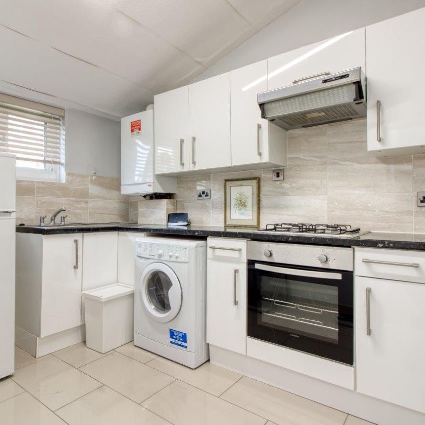 1 Bed Flat, Camden Square, NW1 - Photo 1