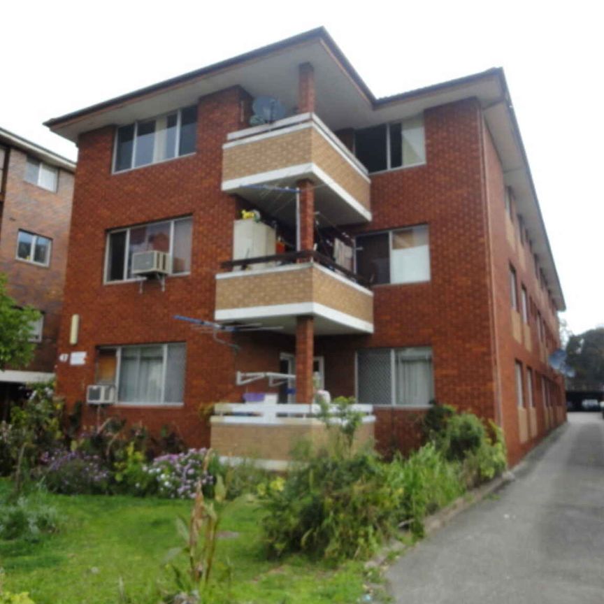 6/47 Hamilton Road, Fairfield NSW 2165 Top Floor Unit Within Walking Distance to Fairfield CBD - Photo 1