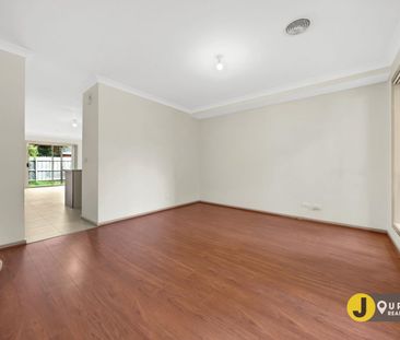 LOCATION! LOCATION! - Photo 1