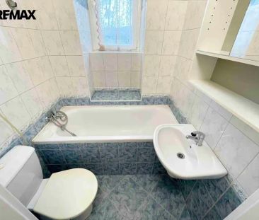 Pronájem bytu 1+kk v ulici Braunerova, Praha 8 - Libeň - Photo 2