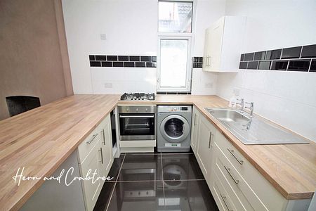 South Glamorgan, 8 Waungron Road, CF5 2JJ, Cardiff - Photo 5