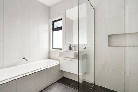 FAMILY HOME IN IDEAL LOCATION - Photo 4