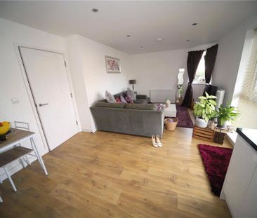 2 bedroom apartment to rent - Photo 3