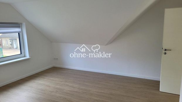 3-Zimmer Dachgeschoß-Wohnung mit Balkon in 23715 Hutzfeld von privat – vollständig modernisiert ! - Photo 1