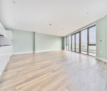 2 bedroom penthouse to rent - Photo 2