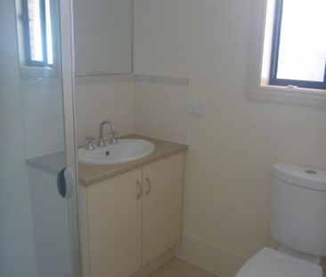 Modern Comfort in a Prime Ridgehaven Location - Photo 3