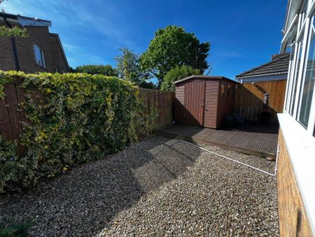 Price £825 pcm - Available Now - Unfurnished - Photo 3