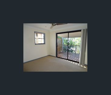 Easy-Care Townhouse Living with Private Courtyard - Gordon Park - Photo 2