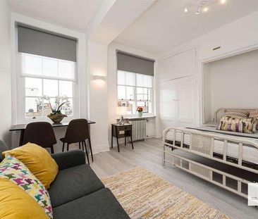 Queens Court, Bayswater, London, W2 - Photo 1