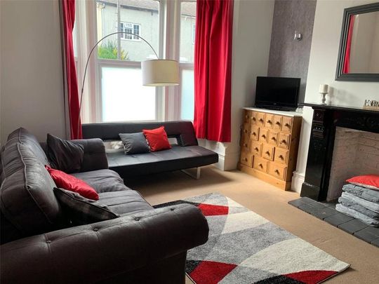 6 bedroom terraced house to rent - Photo 1