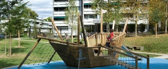 Modern 3-room apartment between the train station and the Lange Erlen - Photo 1