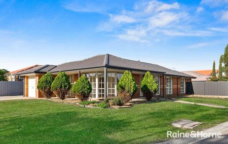 14 Derribong Court, Delahey, VIC 3037 - Photo 3