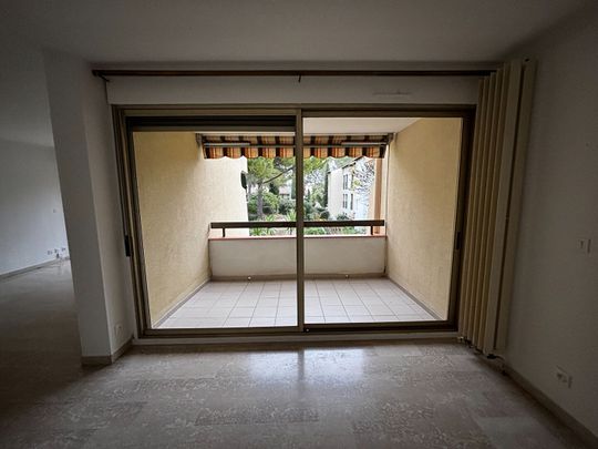 NIMES CIGALE - CONFORTABLE APPARTEMENT T3/4 82M2 AVEC 2 PARKINGS - PISCINE ET TENNIS - Photo 1