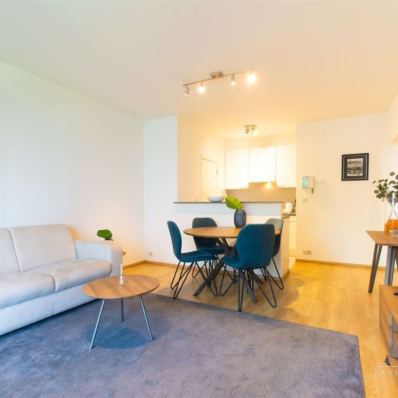 Appartement te huur in Oudergem voor € 1.200 met 1 slaapkamer - Photo 1
