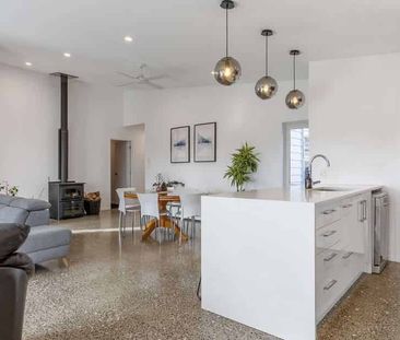 Stunning Motuoapa Living! - Photo 2