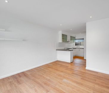 Charming 2-Bedroom Unit with Private Backyard in Beverley - Photo 1