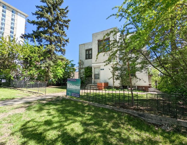 Heritage Trail Apartments 4 | 9715 104 Street NW, Edmonton - Photo 1