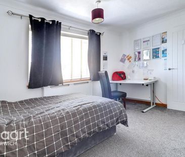 4 bedroom detached house to rent - Photo 3