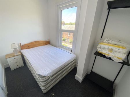 1 bedroom semi-detached house to rent - Photo 2