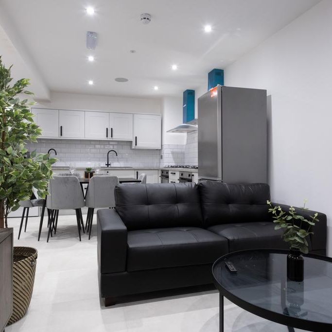 7 bedroom terraced house to rent - Photo 1