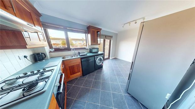 3 bedroom end of terrace house to rent - Photo 1
