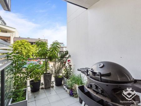 Available Now*James St Precinct*Spacious - Photo 2