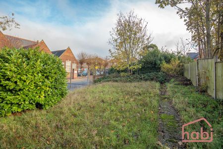 1 bedroom in a house share to rent - Photo 2