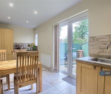 3 bedroom terraced house to rent - Photo 6