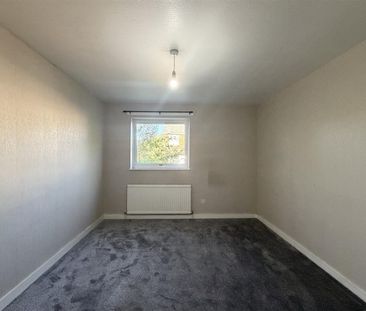 3 Bedroom House - End Terrace To Let - Photo 5
