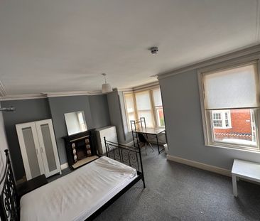 8 bedroom house - Photo 4