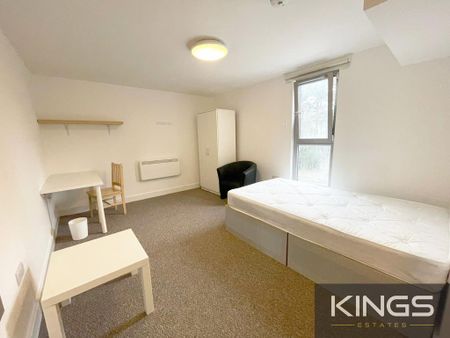 Studio to rent - Photo 2