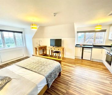 Studio to rent - Photo 2