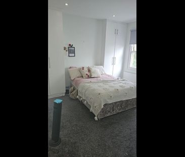Room in a Shared House, Askew Road, W12 - Photo 5