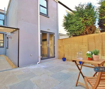 1 bedroom in a house share to rent - Photo 6