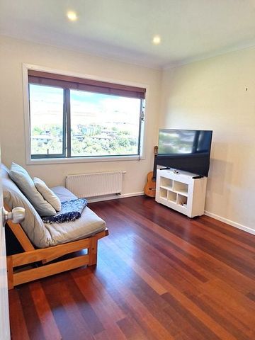 Sunny & Warm Furnished Home – Sea Views, 3+BR - Photo 2