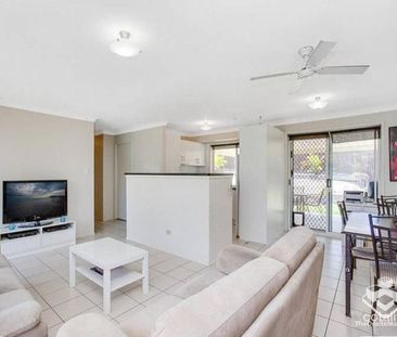 3 large bedrooms house in this great area - Photo 2