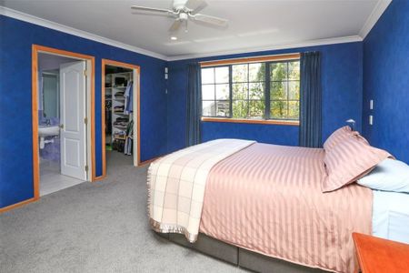 Large 5 bedroom family home - Photo 4