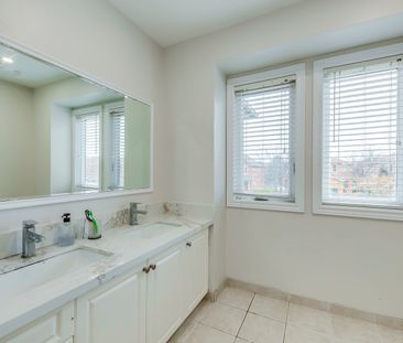 For Lease - 2264 Dale Ridge Drive, Oakville, Ontario - Photo 2